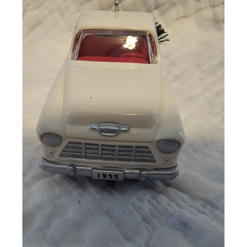 1996 Hallmark Ornament 1955 CHEVROLET CAMEO All-American Trucks1-18-1